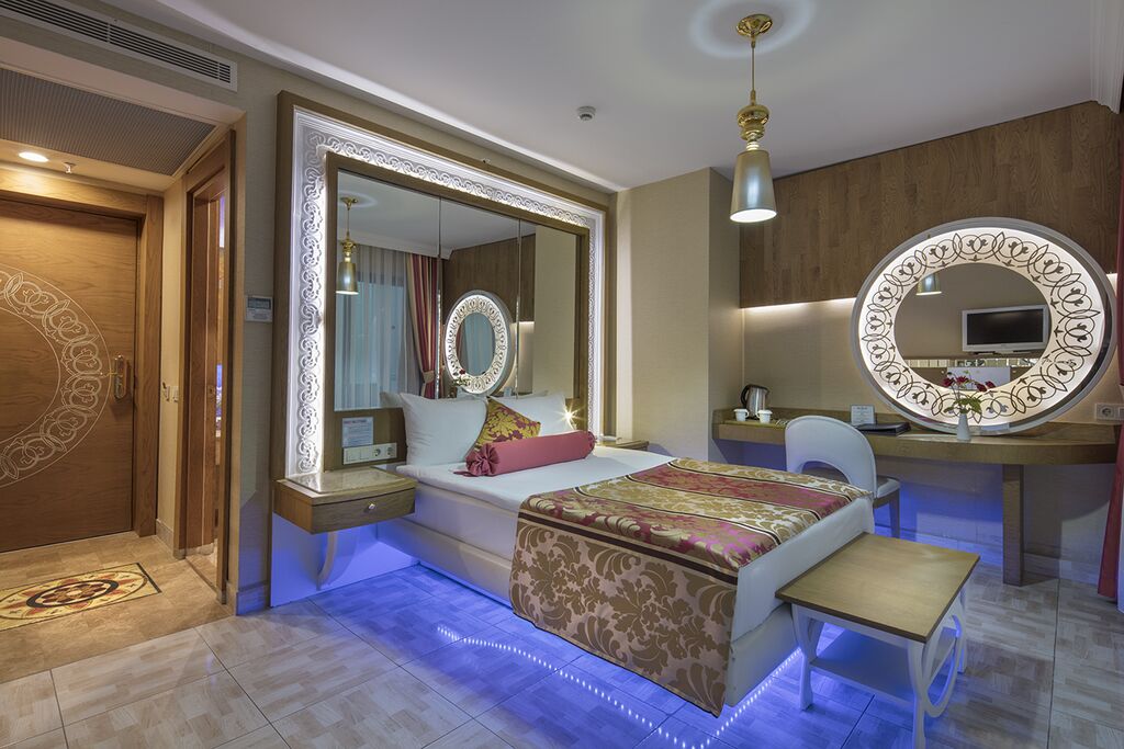 Granada Luxury Resort Okurcalar